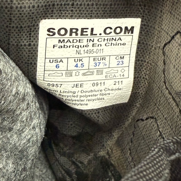 Sorel Black and Cream Insulated Boots - Picture 2 of 10